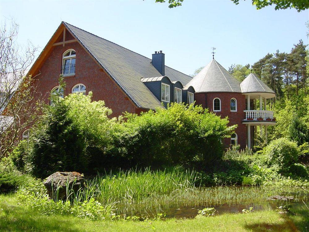 Hotel Und Restaurant Waldschloesschen Crivitz Exteriér fotografie